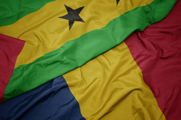 Ondeando colorida bandera de Chad y bandera nacional de sao tome y principe  . —  Fotos de Stock