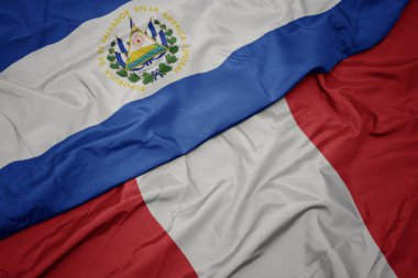 Peru 'nun renkli bayrağı ve El Salvador' un ulusal bayrağı sallanıyor..