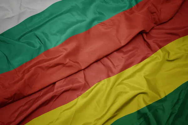 Viftar Med Färgglada Flagga Bolivia Och Nationell Flagga Bulgarien Makro — Stockfoto