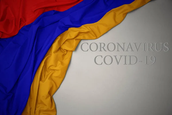 Viftar Färgglada Nationella Flagga Armenia Grå Bakgrund Med Text Coronavirus — Stockfoto