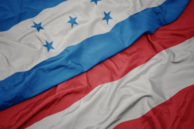 Renkli Avusturya bayrağı ve Honduras bayrağı sallıyordu. makro