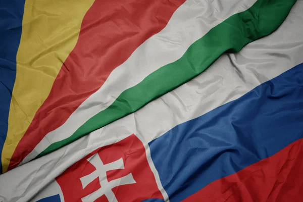 Zwaaiende Vlag Van Slowakije Nationale Vlag Van Seychellen Macro — Stockfoto