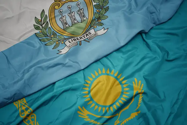 Kazakistan Renkli Bayrağını San Marino Nun Ulusal Bayrağını Sallıyordu Makro — Stok fotoğraf