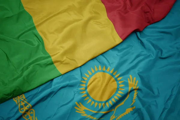 Kazakistan Renkli Bayrağını Mali Nin Ulusal Bayrağını Sallıyordu Makro — Stok fotoğraf