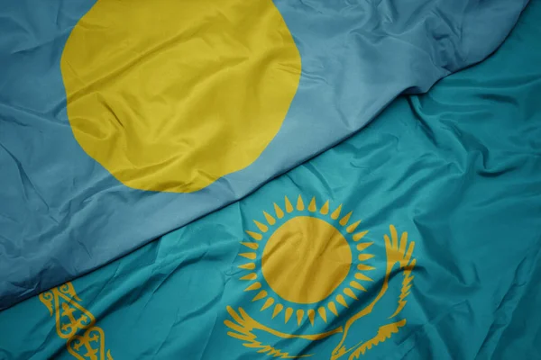 Махаючи Різнокольоровим Прапором Казахстану Національним Прапором Макрос — стокове фото