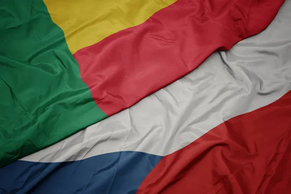 Schwenken Bunte Flagge Der Tschechischen Republik Und Nationalflagge Von Benin — Stockfoto