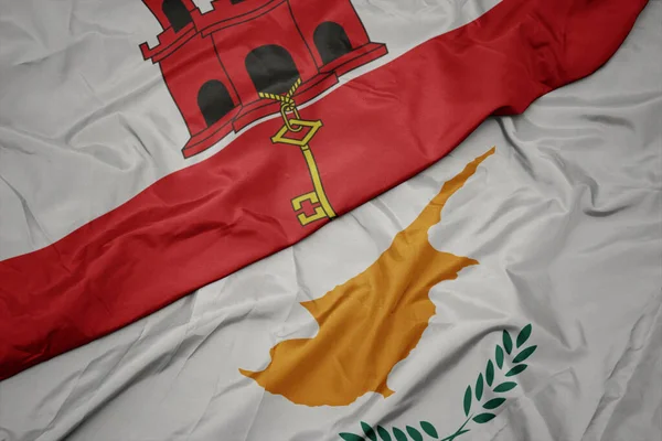 Színes Cifra Zászlót Lobogtatva Gibraltári Nemzeti Zászlót Lobogtatva Makroszintű — Stock Fotó