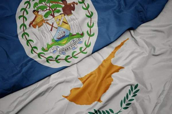 Κυματίζει Πολύχρωμη Σημαία Της Κύπρου Και Εθνική Σημαία Της Belize — Φωτογραφία Αρχείου