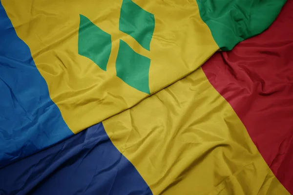 Zwaaiende Vlag Van Romania Nationale Vlag Van Saint Vincent Grenadines — Stockfoto