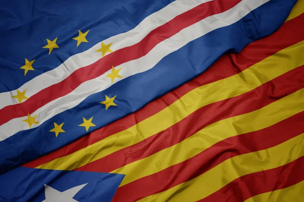 Acenando Bandeira Colorida Catalunha Bandeira Nacional Cabo Verde Macro — Fotografia de Stock