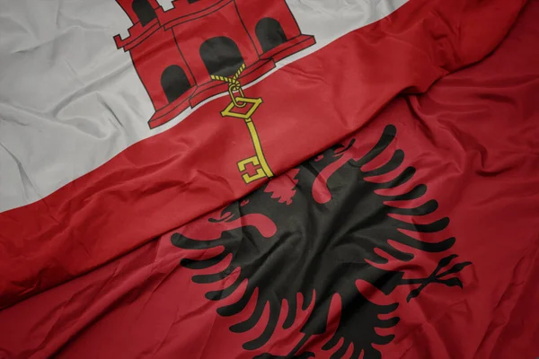 Albania Nın Renkli Bayrağı Cebelitarık Ulusal Bayrağı Sallanıyor Makro — Stok fotoğraf