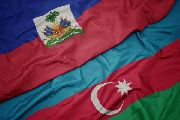 Κυματίζει Πολύχρωμη Σημαία Του Azerbaijan Και Εθνική Σημαία Της Αϊτής — Φωτογραφία Αρχείου