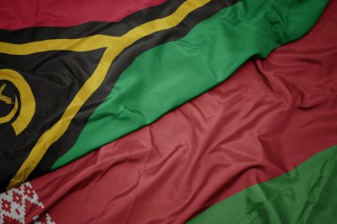 Beyaz Rusya bayrağı ve Vanuatu bayrağı sallıyordu. makro