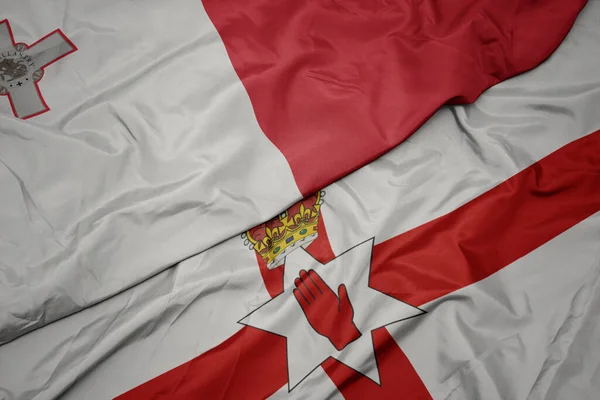 Észak Írország Színes Zászlaját Lobogtatva Malta Nemzeti Lobogóját Lobogtatva Makroszintű — Stock Fotó