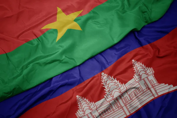 Sie Schwenken Die Bunte Flagge Kambodschas Und Die Nationalflagge Der — Stockfoto