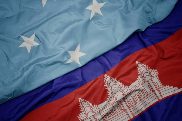 Размахивая Красочным Флагом Камбоджи Национальным Флагом Федеративных Штатов Микронезии Macro — стоковое фото
