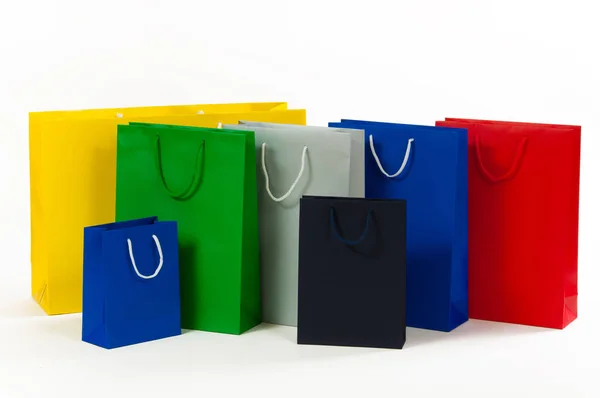 Bolsa de compras de papel multicolor aislada en blanco —  Fotos de Stock