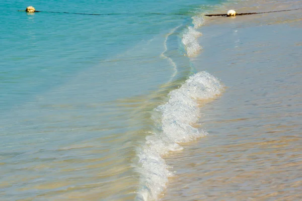 Soft wave of the sea on the sandy beach — Stock Photo, Image