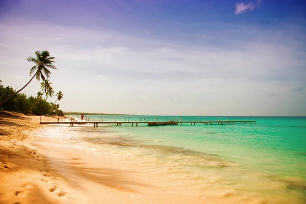 Kust van de Caribische zee. Reizen rond de werelden paradijzen. — Stockfoto