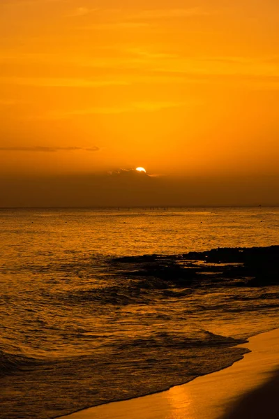 Sunset on the coast of the Caribbean Sea. Dominican sunset. — Stock Photo, Image