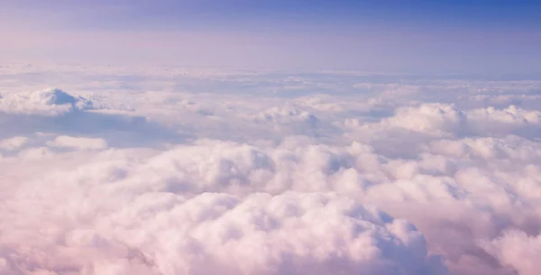 Nubes en el cielo azul, vista superior —  Fotos de Stock