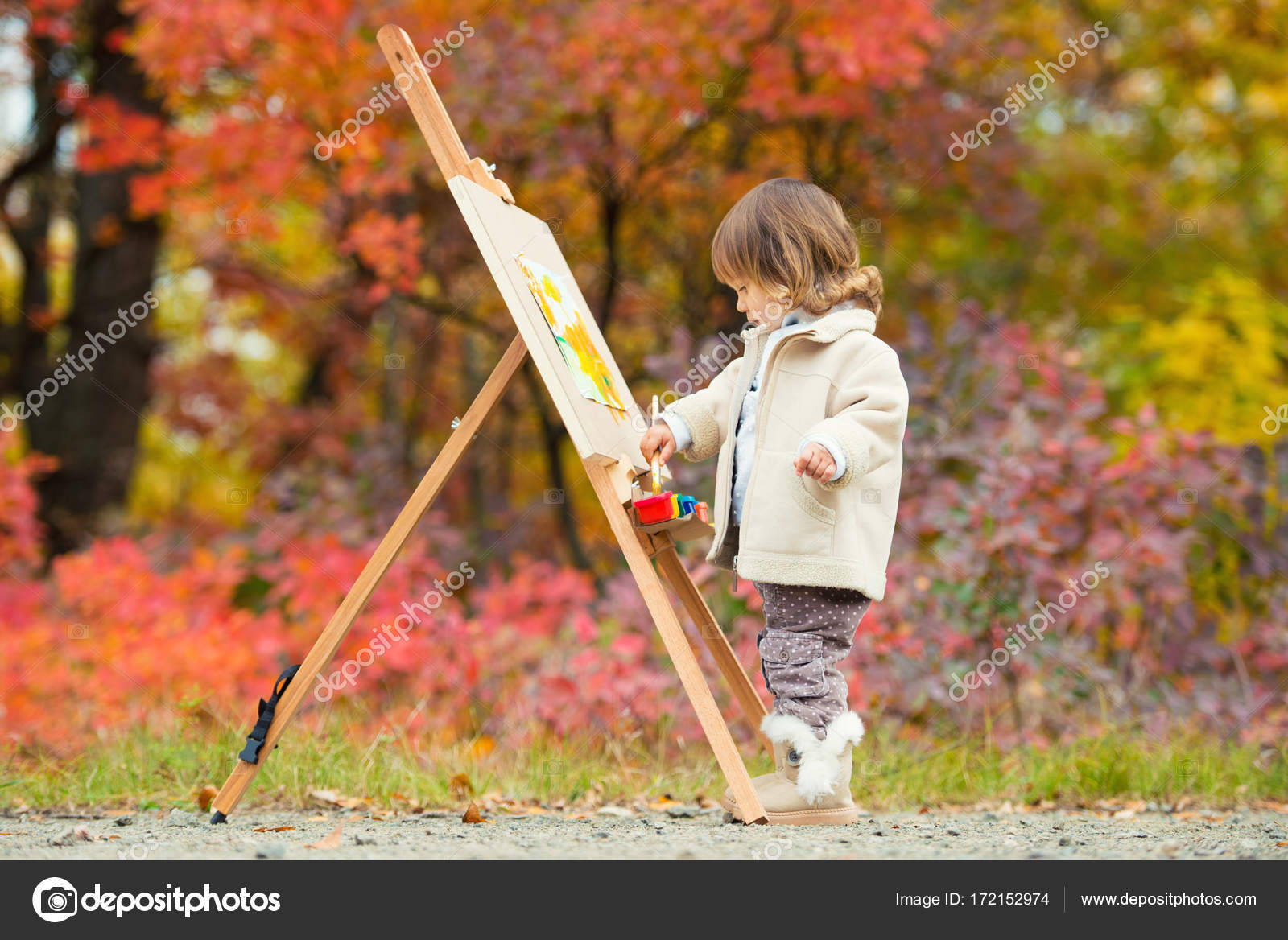Dessin De Bebe Fille D Automne Dans Le Parc Des Feuilles D Automne Petite Peinture Pour Enfants Creativite Des Enfants Image Libre De Droit Par Yarkovoy C