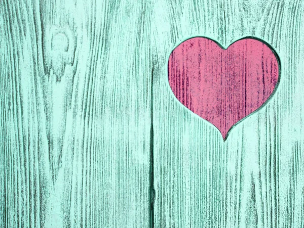 Красное Сердце Вырезано Синей Деревянной Доске Фон — стоковое фото