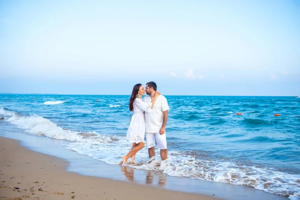 Par Amantes Recién Casados Luna Miel Elegante Atractiva Familia Feliz — Foto de Stock