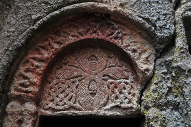 Ermeni manastırda oyma taş