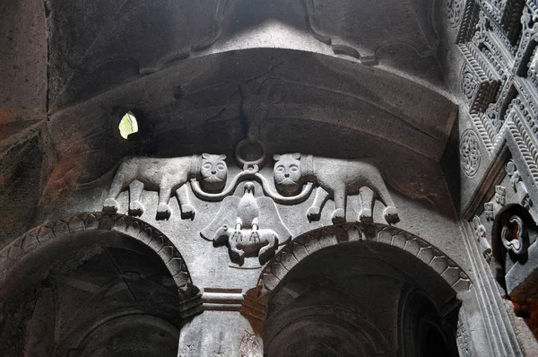 Kamienne rzeźby w ormiański klasztor — Zdjęcie stockowe
