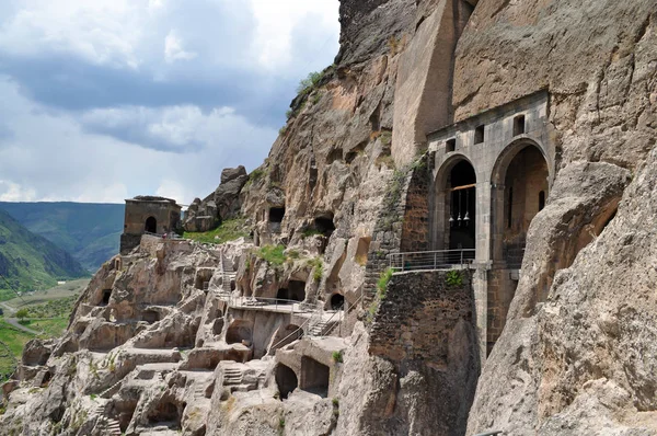 Şehir Vardzia mağara. Gürcistan - Stok İmaj