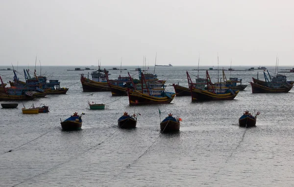 Bateaux dans la mer — Photo