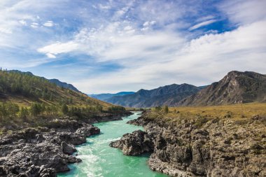 Teletskoye Gölü, panoramik, görünümü, gökyüzü, su, bulutlar, dağlar, yaz, güneş