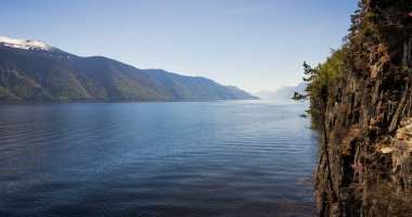 Altay Cumhuriyeti. Teletskoye Gölü