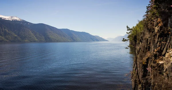Altay Cumhuriyeti. Teletskoye Gölü