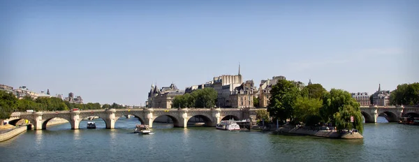 Andando por Paris — Fotografia de Stock