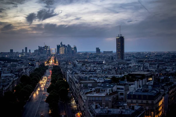Ходьба по Парижу — стокове фото