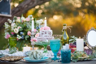 Dekore edilmiş konum tablo