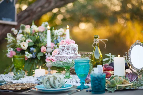 Dekore edilmiş konum tablo