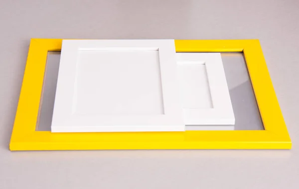 Kehys kuva valkoinen ja keltainen — kuvapankkivalokuva