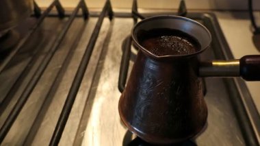 Türk kahve bakır cezve gaz sobası
