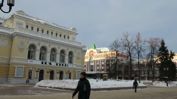 Zimowy widok historyczny ulicy Ploshchadi Gorkogo w Nizhny Novgorod Rosja — Wideo stockowe