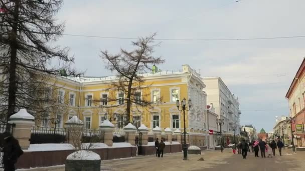 Vista de inverno de rua histórica Bolshaya Pokrovskaya em Nizhny Novgorod Rússia — Vídeo de Stock