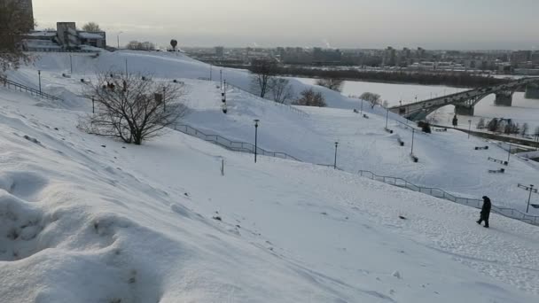 Zimowy widok Fedorovsky nasyp w Niżnym Nowogrodzie — Wideo stockowe
