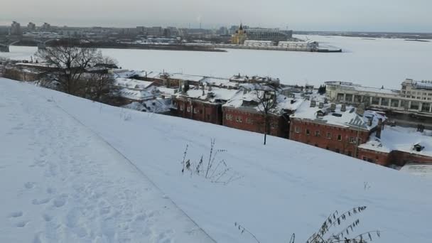 Zimowy widok najstarszej części miasta, Kościół i Kremla. — Wideo stockowe