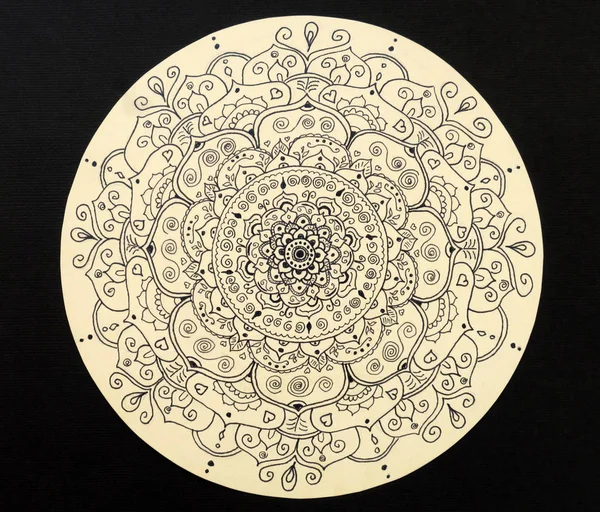 Mandala d'amour dessiné à la main — Photo