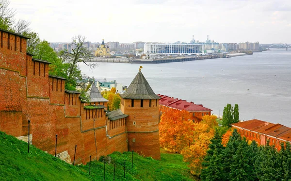 Осенний городской пейзаж Нижнего Новгорода — стоковое фото