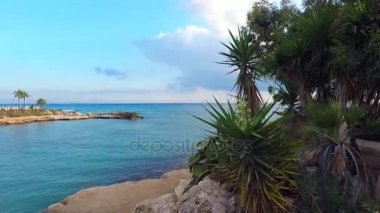 Ayia Napa Kıbrıs Adams Beach masmavi deniz