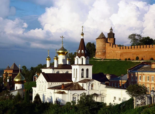 Θερινό Αστικό Τοπίο Του Κρεμλίνου Και Της Ορθόδοξης Εκκλησίας — Φωτογραφία Αρχείου
