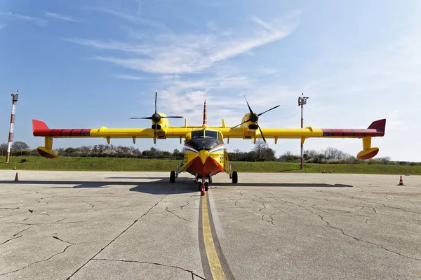 Canadair bombardier on airport — Stock Photo, Image